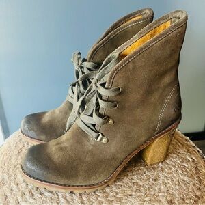 UGG Australia Calynda Olive Suede Ankle Boots